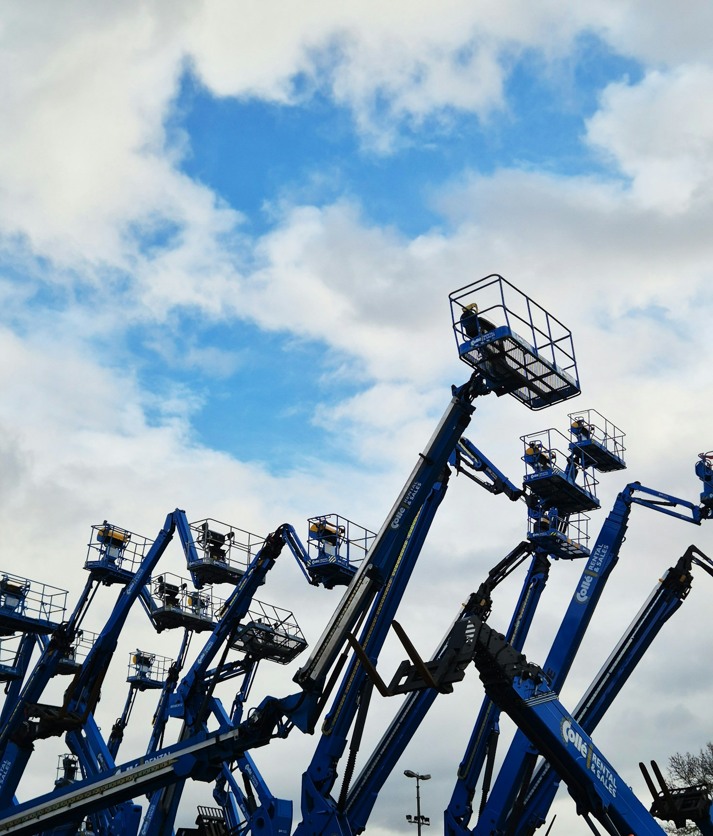 Essential Tips For Managing Heavy Logistics